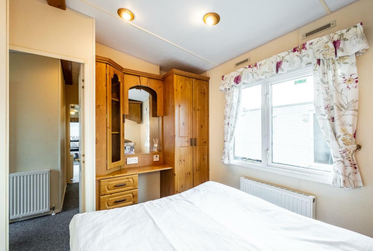 Caravan Beach Holiday Hotel Saint Osyth Exterior foto