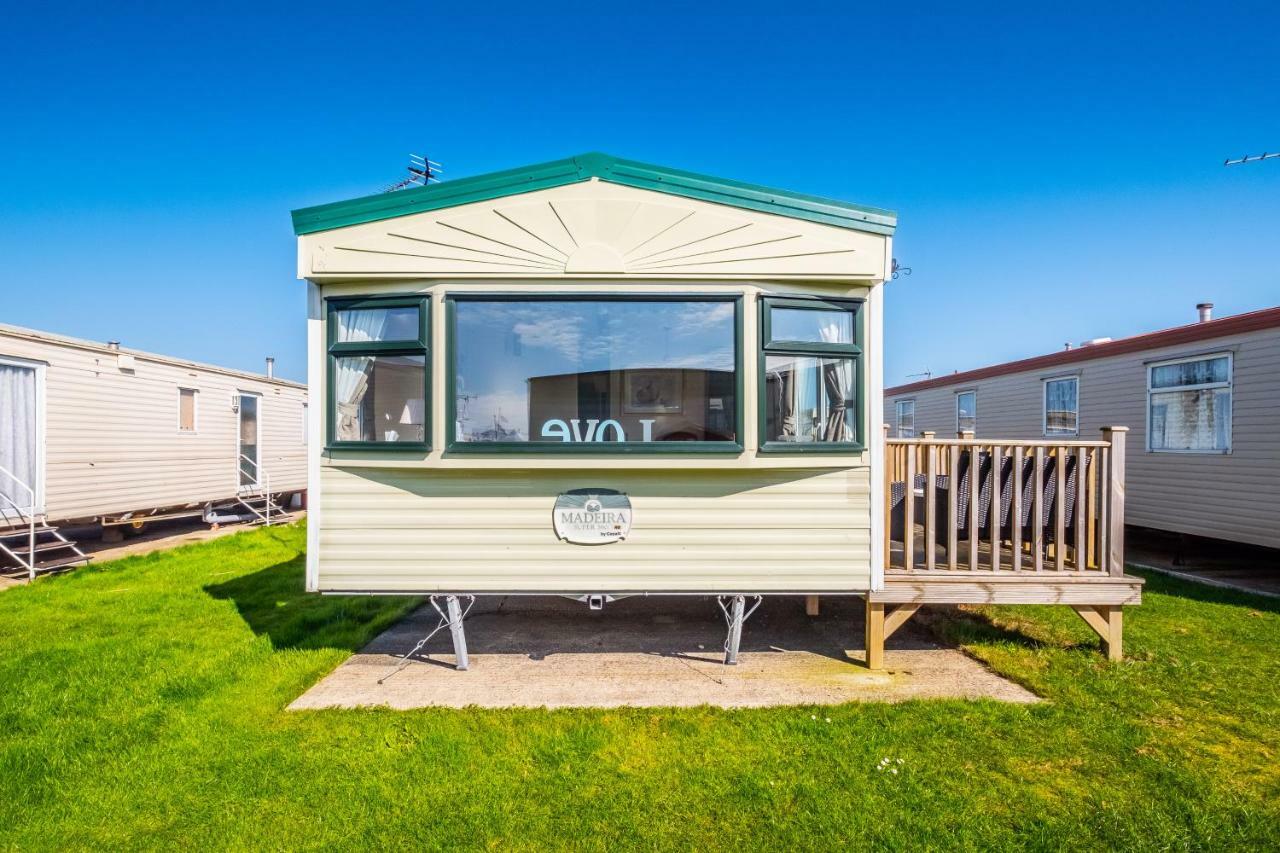 Caravan Beach Holiday Hotel Saint Osyth Exterior foto